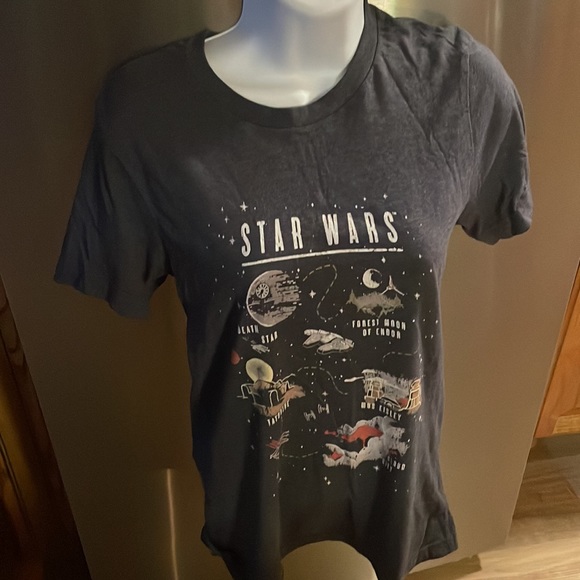 🚫SOLD🚫 Starwars T-shirt👽🪐 - Picture 3 of 10